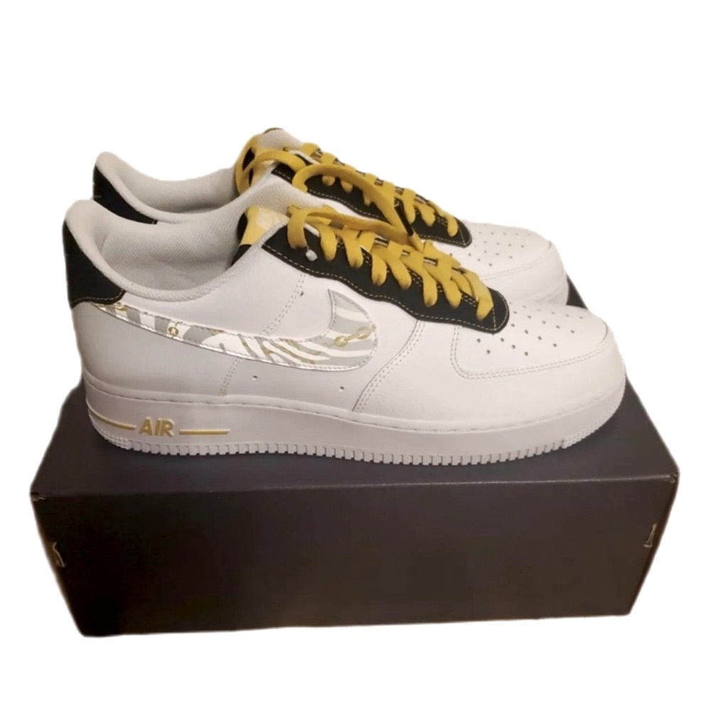 white Nike Air Force 1 white gold links zebra print 07 LV8 | photon dust - Picture 4 of 7